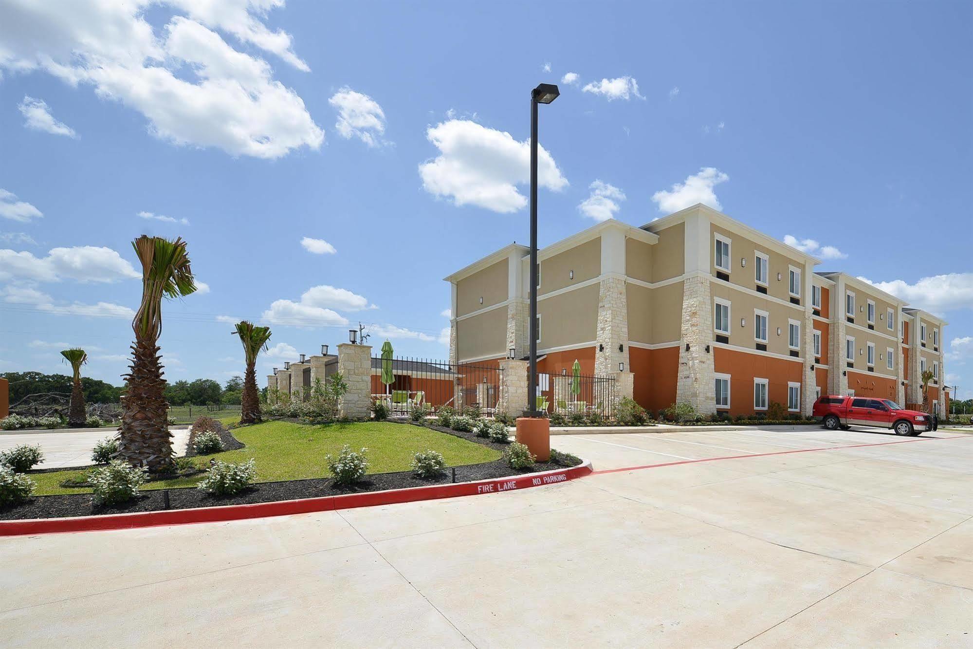 Hotel Western Longhorn & Luling