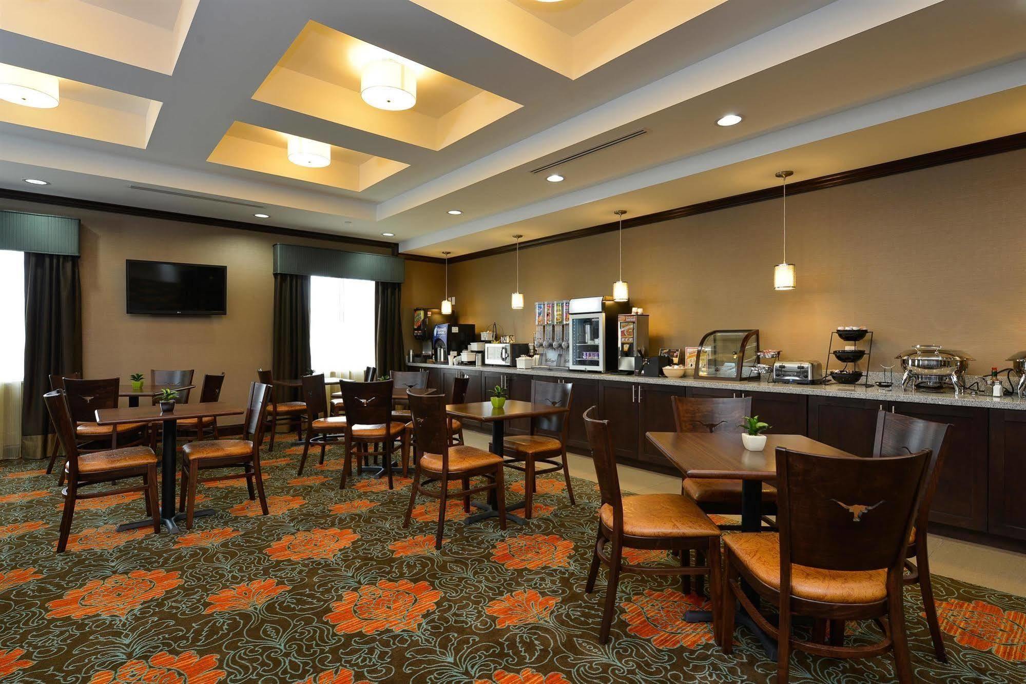 Western Longhorn & Hotel 3*